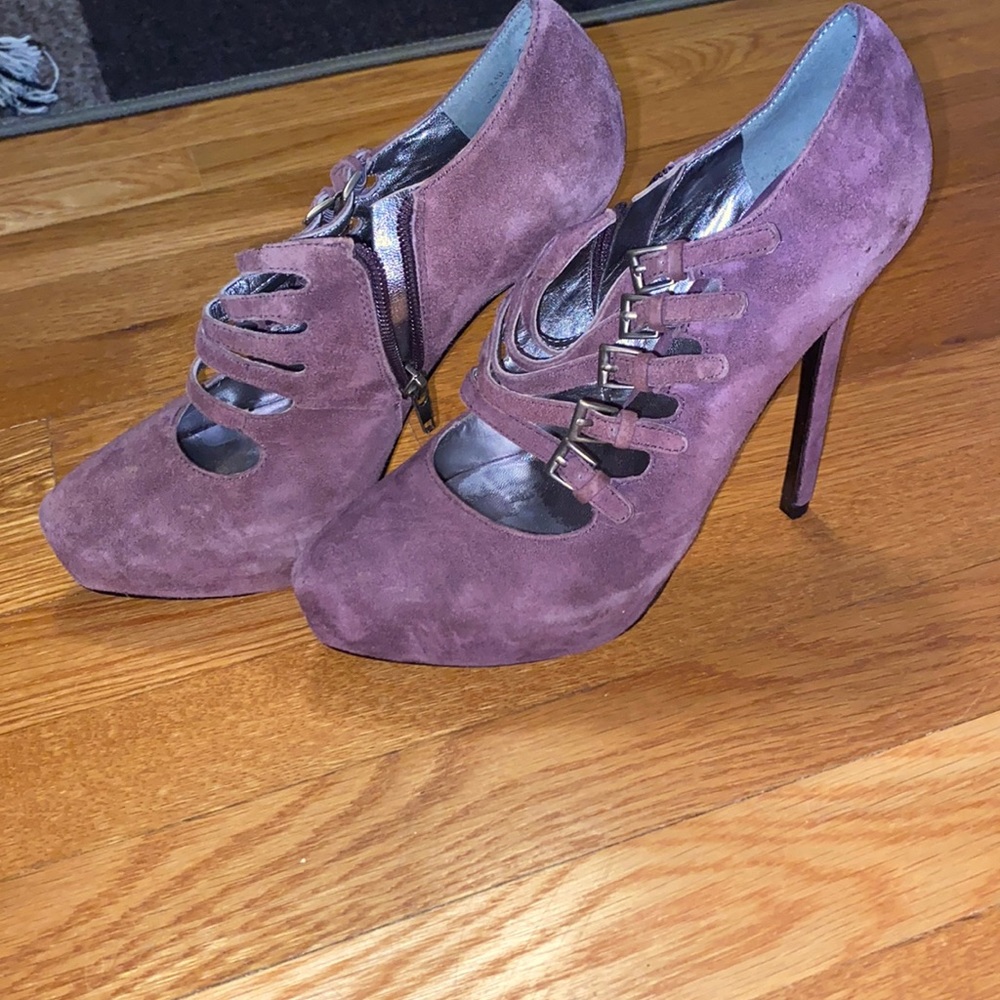 Shoebox New York Heels